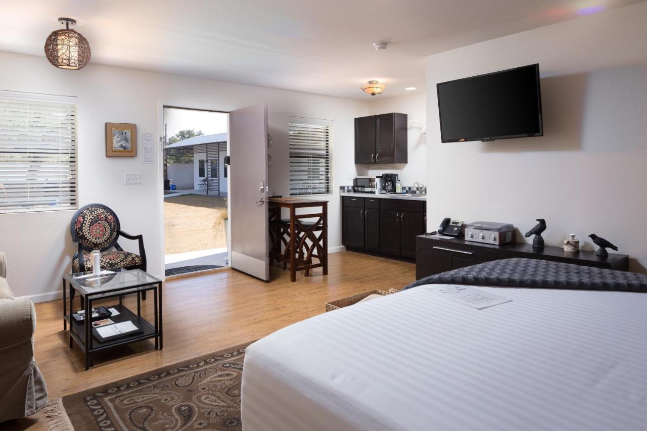 Hotel Flora And Fauna วิมเบอร์ลีย์ ภายนอก รูปภาพ